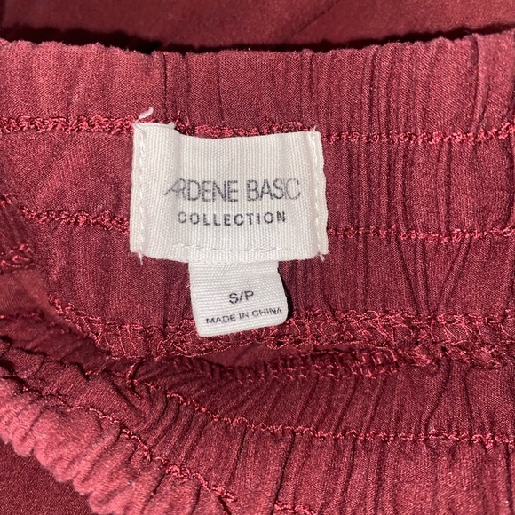 Burgundy stretchy joggers in good condition. (Worn: 3+) - Picture 3 of 3